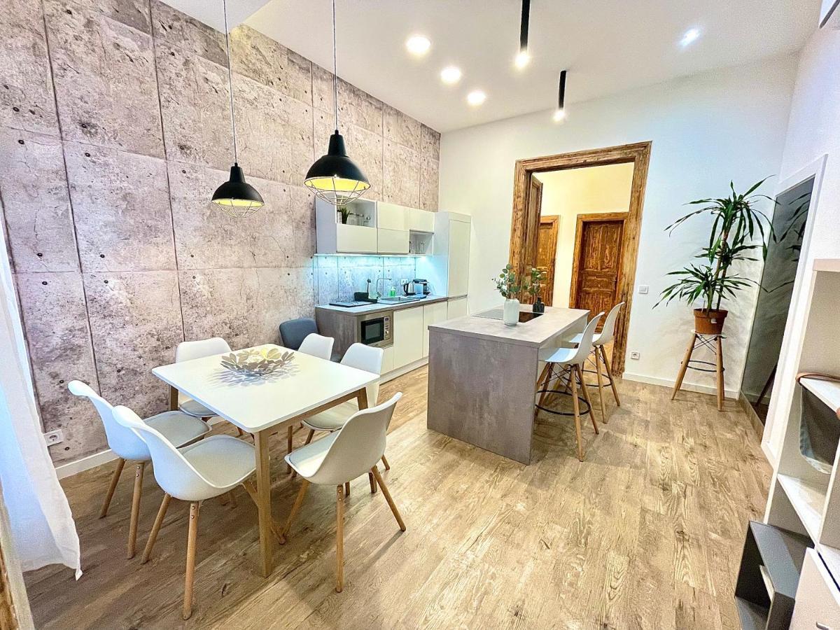 Dream Design Apartment - 3 Bedrooms & Finn Sauna Budapeszt Zewnętrze zdjęcie