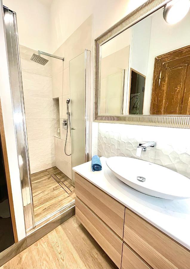 Dream Design Apartment - 3 Bedrooms & Finn Sauna Budapeszt Zewnętrze zdjęcie